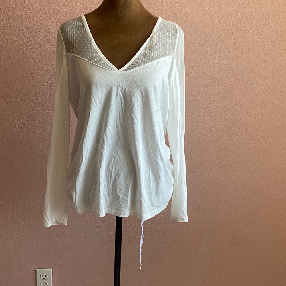 ZARA Elegant White V-Neck Women's Top